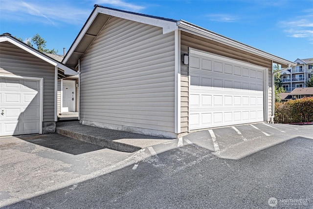 901 E Marine View Dr Unit 201, Everett, WA 98201 - view of garage