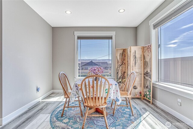 985 Spring Mountain Dr, Wenatchee, WA 98801 - dining area with wood finished floors and recessed lighting
