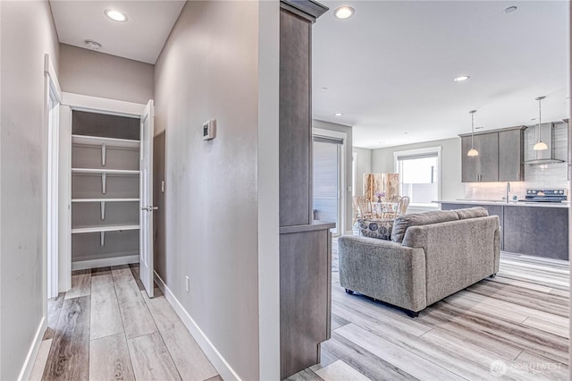 985 Spring Mountain Dr, Wenatchee, WA 98801 - corridor featuring light wood-type flooring and recessed lighting