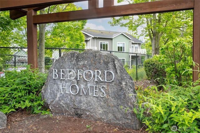 4631 Quinn Ct Unit 101, Bellingham, WA 98226 - community / neighborhood sign with fence