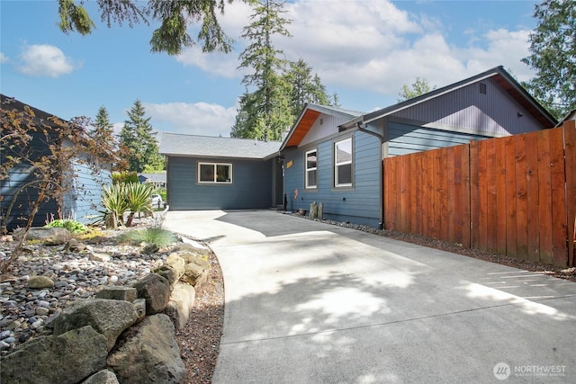 839 St Andrews Way, Bellingham, WA 98229 - ranch-style home with driveway