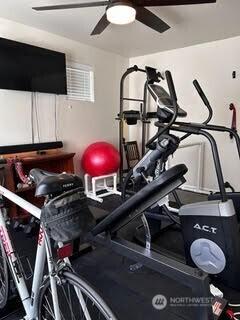 13807 63rd Ave E, Puyallup, WA 98373 - workout room featuring a ceiling fan