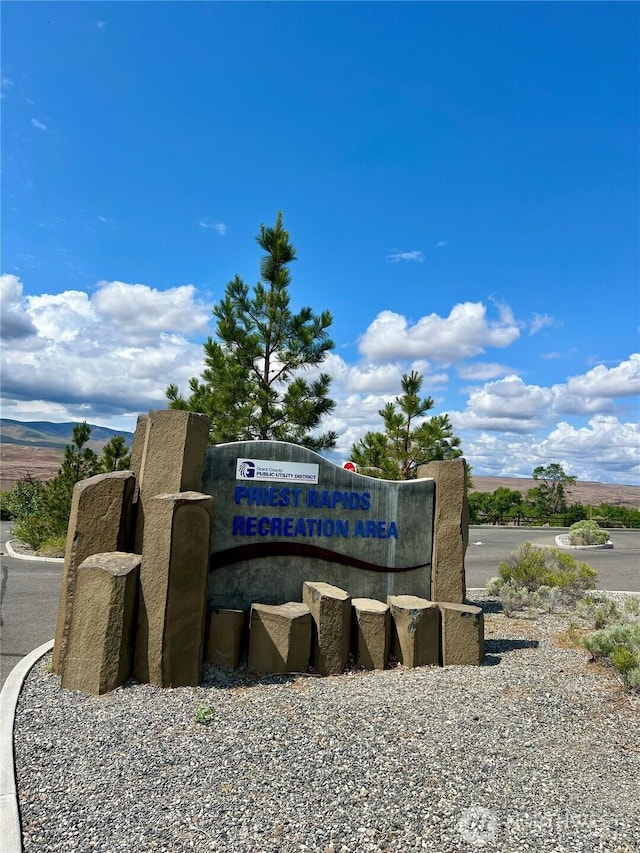 227 Sunshine Cir SW, Mattawa, WA 99349