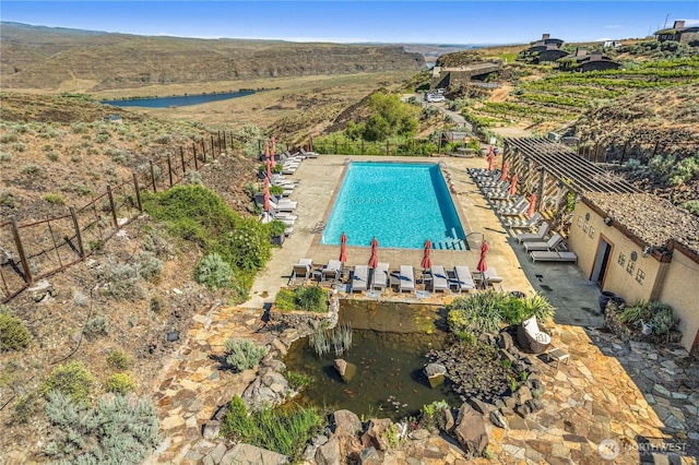 23692 NW Cliffe Pointe Rd Unit 6C, Quincy, WA 98848 - bird's eye view of a pool