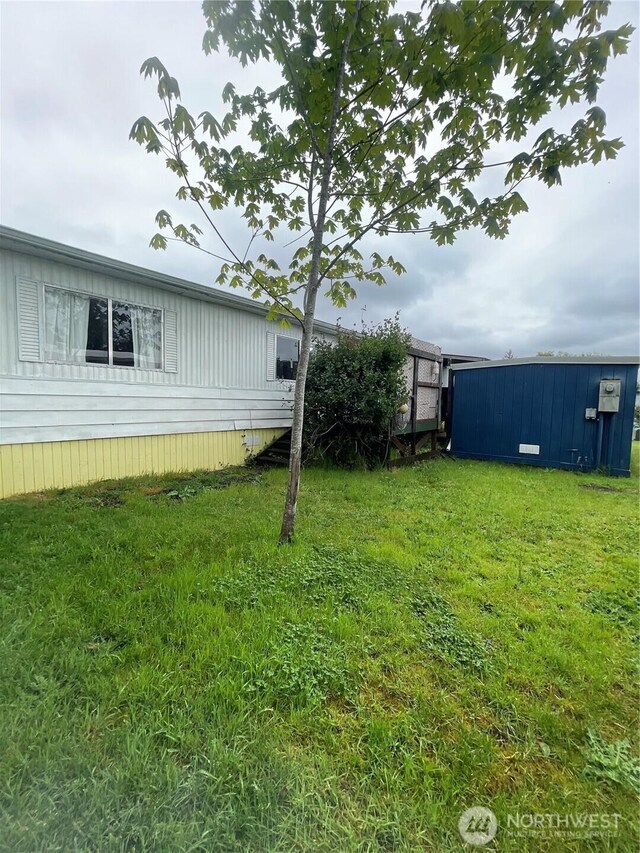 1050 Howard St Unit 10, Raymond, WA 98577 - view of green lawn