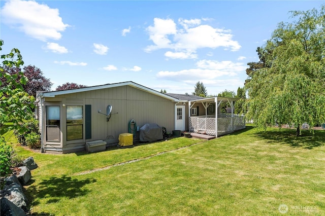 2610 E Section St Unit 115, Mount Vernon, WA 98274 - back of property with a lawn