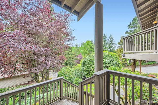 14323 SE 49th St, Bellevue, WA 98006 - view of wooden terrace