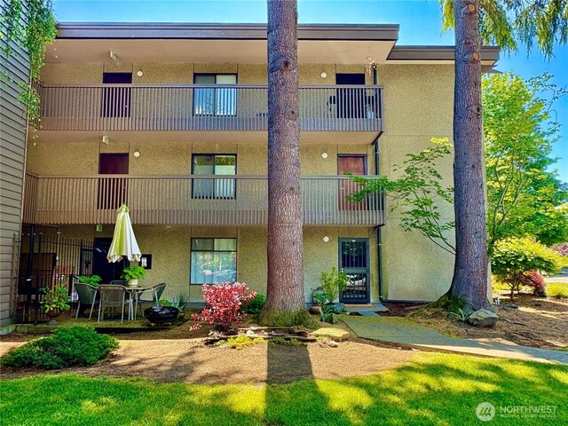2550 Thorndyke Ave W Unit 205, Seattle, WA 98199 - photo 1