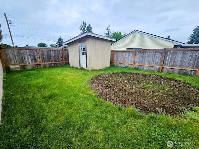 10915 Davisson Rd SW, Lakewood, WA 98499 - view of yard featuring a storage shed and an outdoor structure