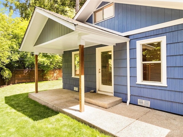 2101 Swanee Cir SE, Olympia, WA 98501 - entrance to property featuring a patio and crawl space