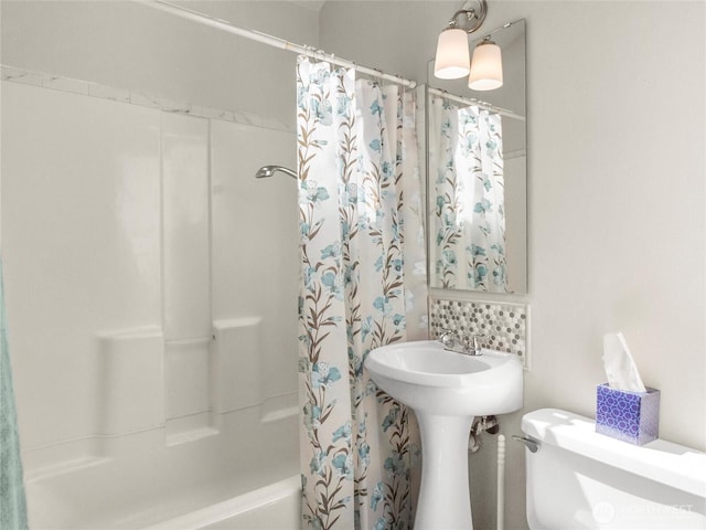 2101 Swanee Cir SE, Olympia, WA 98501 - bathroom featuring toilet and shower / tub combo