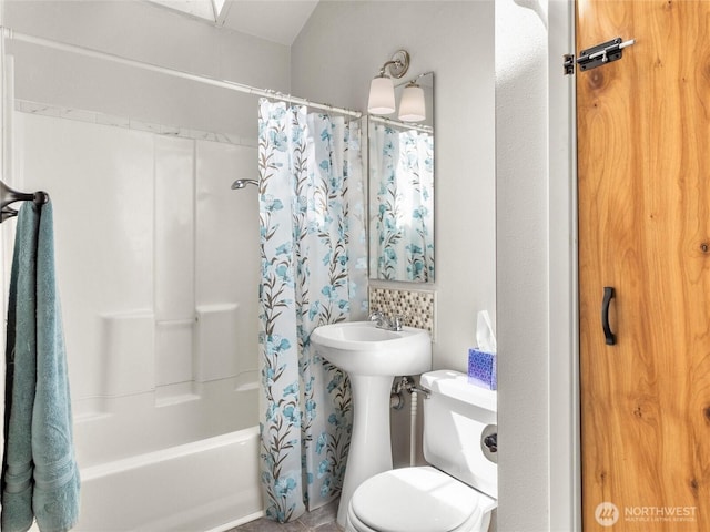 2101 Swanee Cir SE, Olympia, WA 98501 - full bath featuring shower / tub combo and toilet