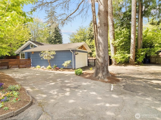 2101 Swanee Cir SE, Olympia, WA 98501 - garage with asphalt driveway