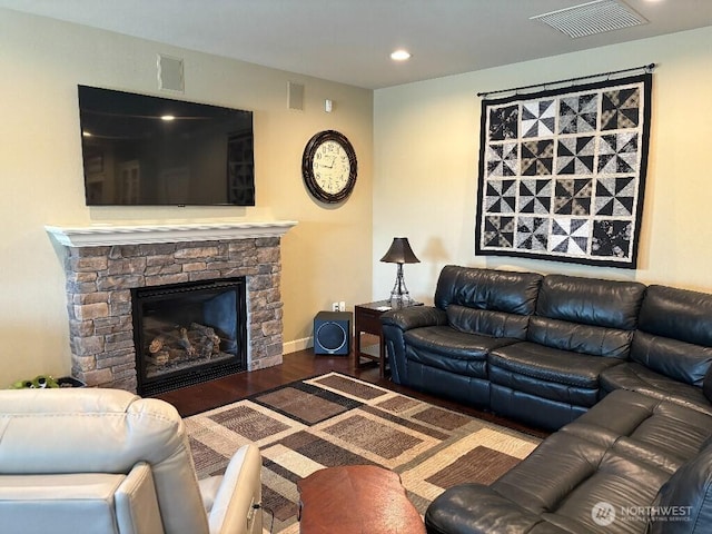 2702 N Levi St, Kennewick, WA 99338 - living room featuring a fireplace, wood finished floors, recessed lighting, and baseboards