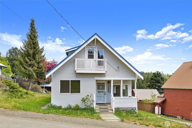 511 S 2nd St, Roslyn, WA 98941 - view of front of home featuring a balcony
