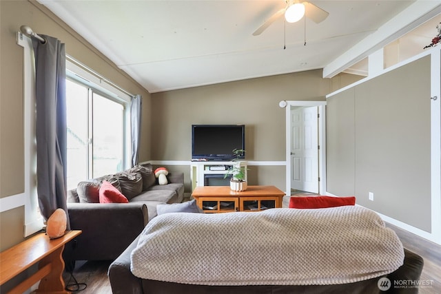 208 S Monroe St, Aberdeen, WA 98520 - living area with wood finished floors and ceiling fan