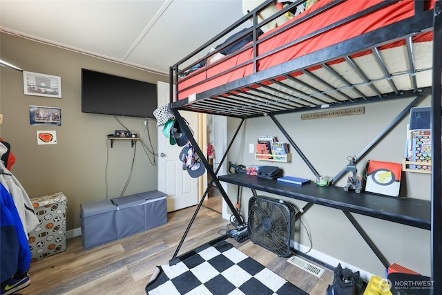 208 S Monroe St, Aberdeen, WA 98520 - bedroom with wood finished floors
