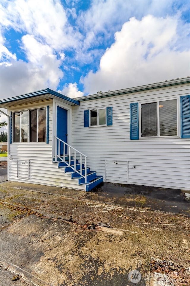 view of front of property featuring entry steps