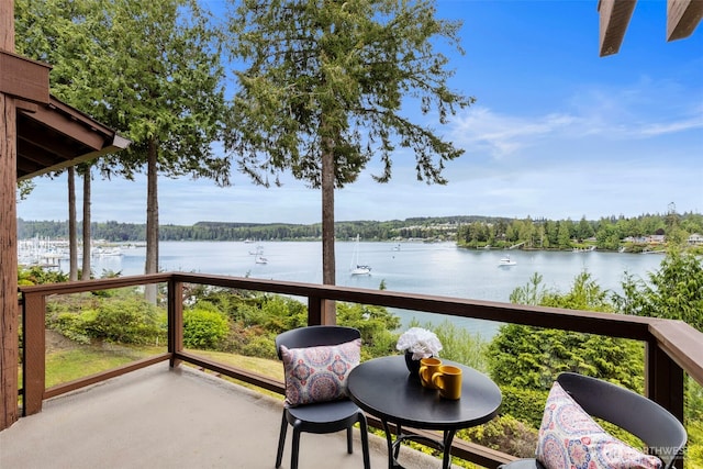 131 N Bay Ln Unit 4, Port Ludlow, WA 98365 - balcony with a water view