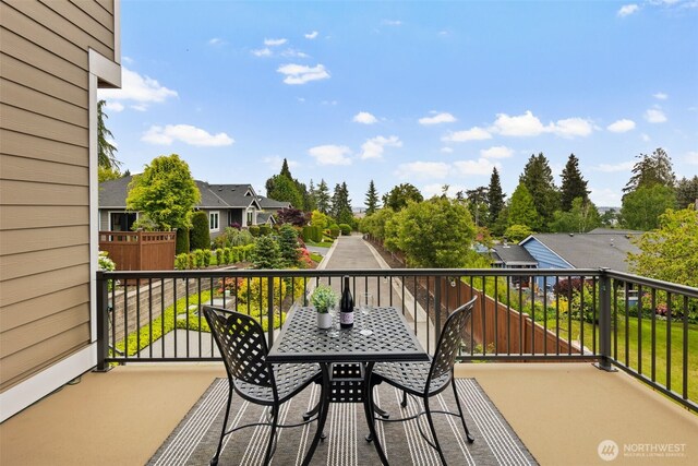 2512 Taylor Dr, Everett, WA 98203 - balcony with a residential view