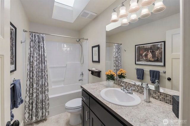 2512 Taylor Dr, Everett, WA 98203 - full bathroom featuring vanity, shower / bath combo, and a skylight