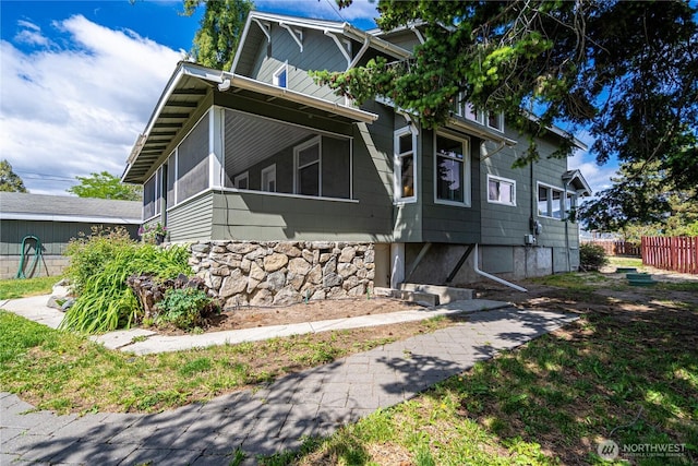 595 Division St, Manson, WA 98831 - view of front facade featuring fence