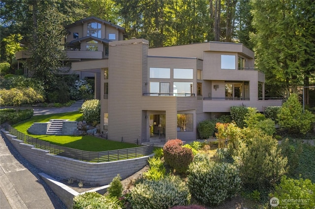 13707 SE 51st Pl, Bellevue, WA 98006 - view of front of property with a front lawn