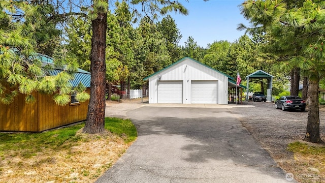 1811 Hundley Rd, Cle Elum, WA 98922 - garage with a detached garage
