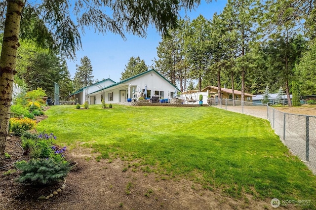 1811 Hundley Rd, Cle Elum, WA 98922 - view of yard with a deck