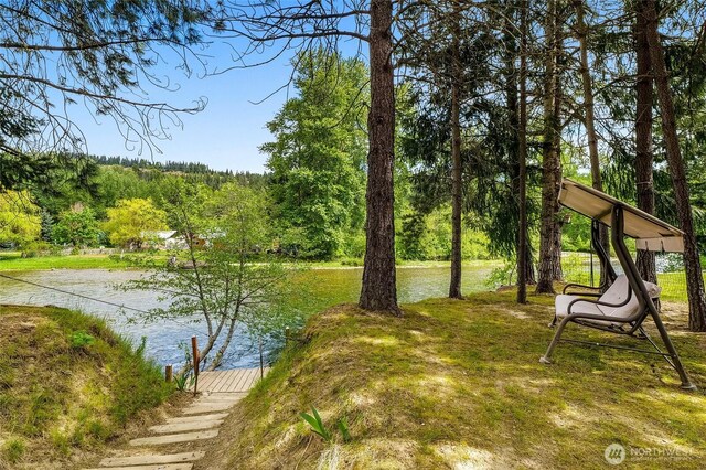 1811 Hundley Rd, Cle Elum, WA 98922 - water view with a forest