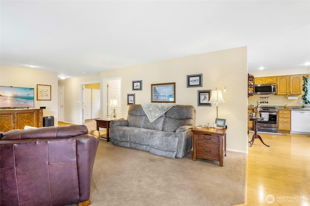 1811 Hundley Rd, Cle Elum, WA 98922 - living area with light wood-style flooring and baseboards