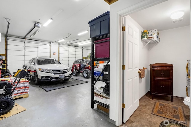 1811 Hundley Rd, Cle Elum, WA 98922 - garage with a garage door opener