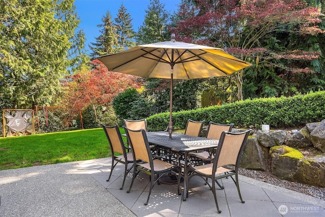 9209 SE 57th St, Mercer Island, WA 98040 - view of patio with outdoor dining area
