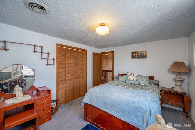 517 Marginal Way, Quincy, WA 98848 - carpeted bedroom with a closet