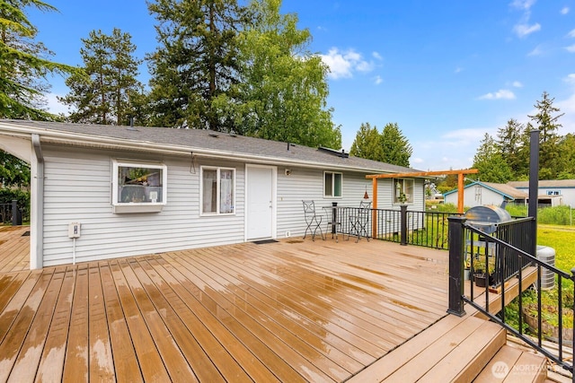5809 162nd Ave E, Sumner, WA 98390 - view of wooden deck