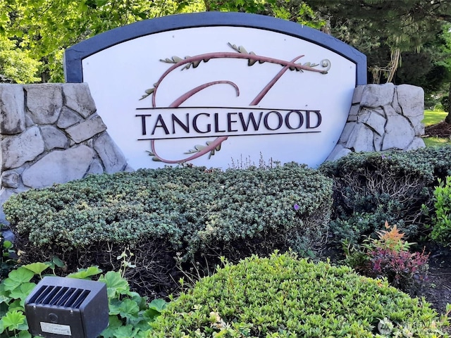 25025 SE Klahanie Blvd Unit D204, Sammamish, WA 98029 - view of community sign