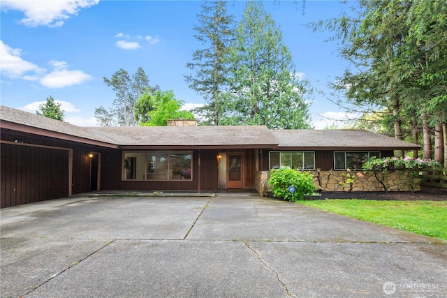 907 Baker St, Bellingham, WA 98225 - single story home featuring a chimney, concrete driveway, and roof with shingles