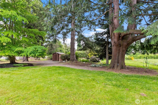 907 Baker St, Bellingham, WA 98225 - view of green lawn