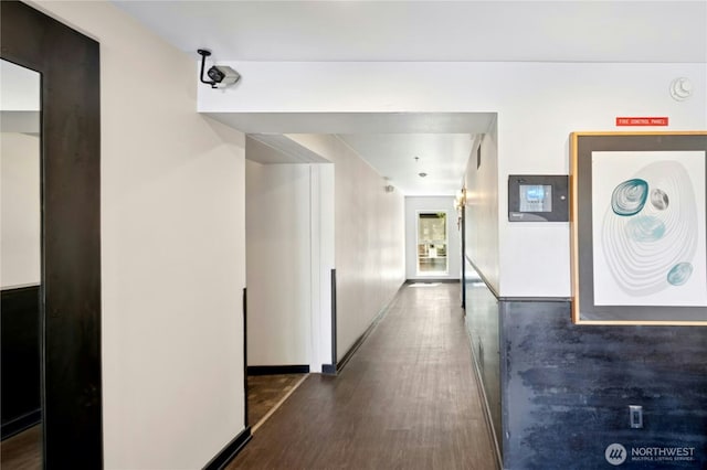 701 Galer St Unit 808, Seattle, WA 98109 - hallway featuring dark wood finished floors and baseboards