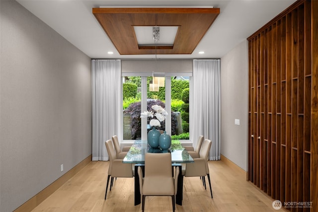 8926 NE 36th St, Yarrow Point, WA 98004 - dining space featuring wood finished floors and recessed lighting