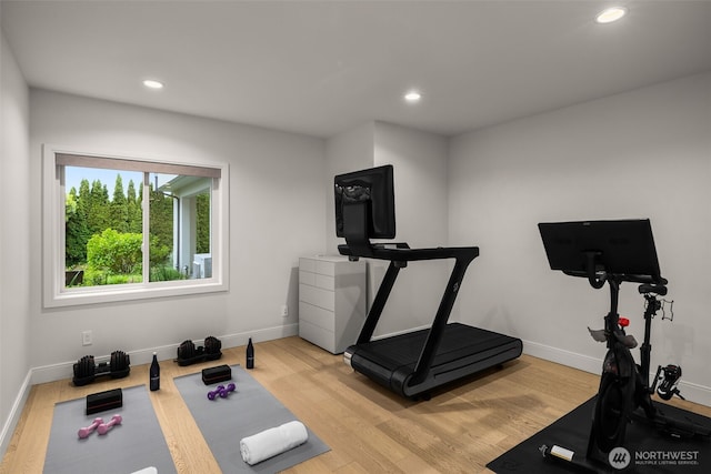 8926 NE 36th St, Yarrow Point, WA 98004 - workout area with light wood-type flooring, recessed lighting, and baseboards