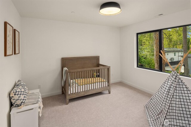 11320 113th Pl NE, Kirkland, WA 98033 - carpeted bedroom featuring baseboards