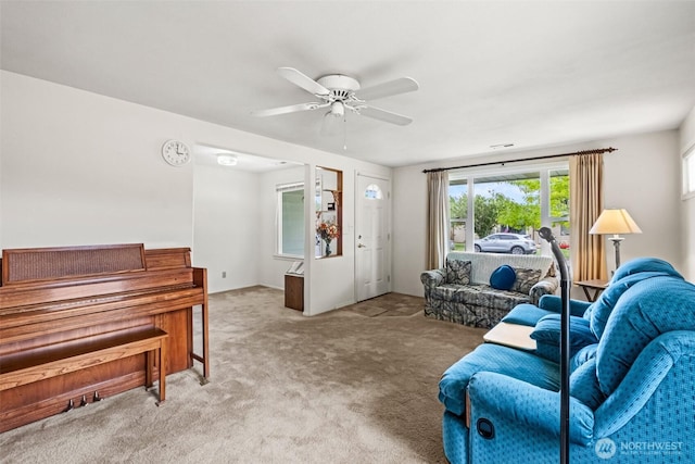 513 K St SW, Quincy, WA 98848 - living area with carpet and ceiling fan