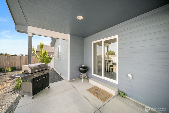1620 2nd Ave SW, Quincy, WA 98848 - view of patio / terrace featuring fence and grilling area