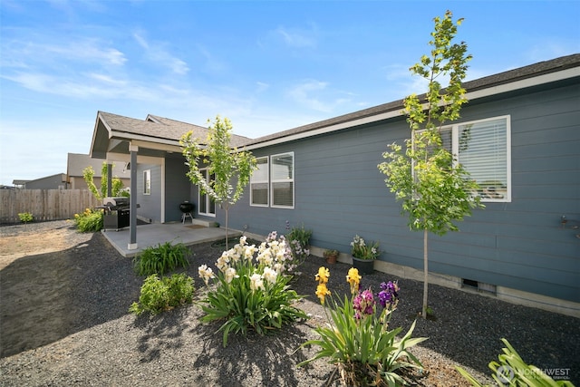 1620 2nd Ave SW, Quincy, WA 98848 - rear view of property featuring a patio area and fence