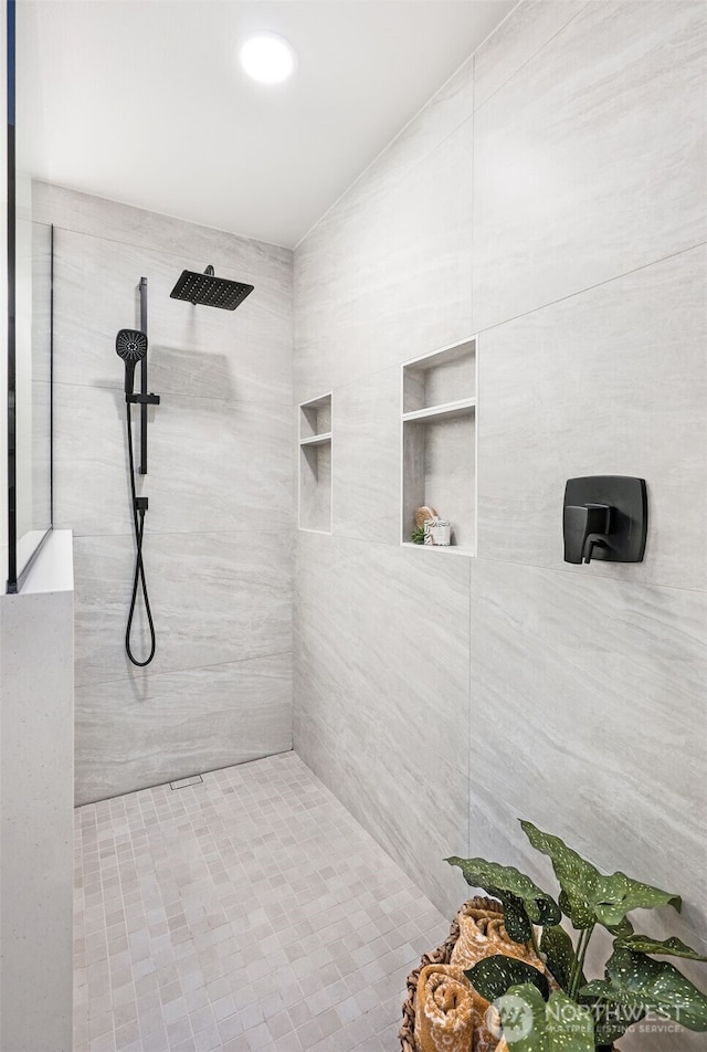 10820 NE 144th Ct, Kirkland, WA 98034 - bathroom with tiled shower
