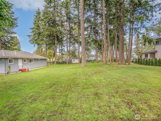 6810 Mount Tacoma Dr SW, Lakewood, WA 98499 - view of grassy yard