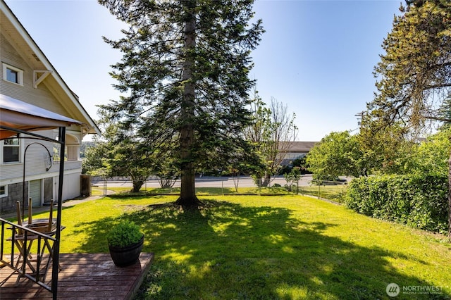 214 N 4th St, Mount Vernon, WA 98273 - view of yard featuring a wooden deck