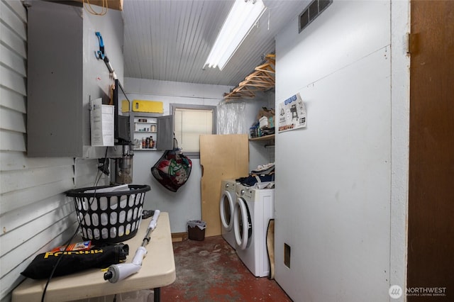 214 N 4th St, Mount Vernon, WA 98273 - washroom featuring separate washer and dryer