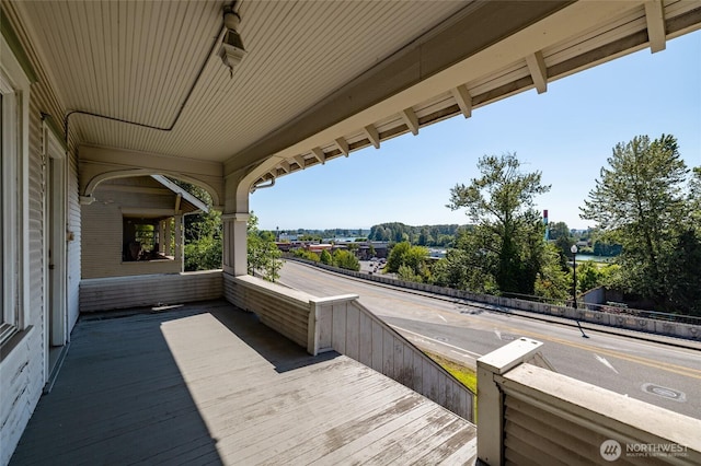 214 N 4th St, Mount Vernon, WA 98273 - view of deck